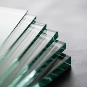 חיפוי זכוכית לבית בסוגים שונים